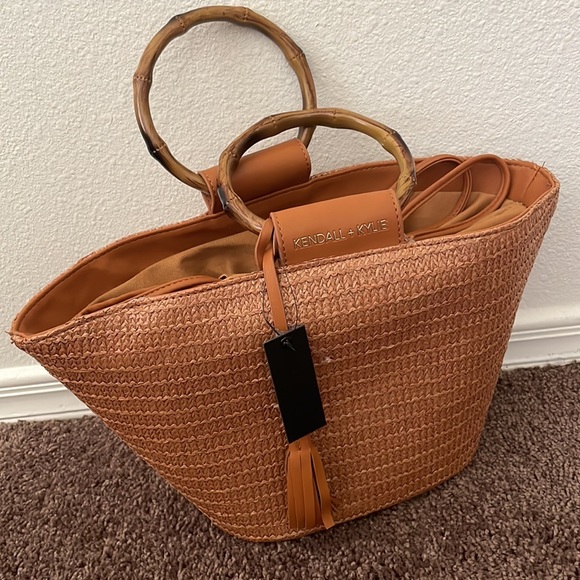 Kendall & Kylie Handbags - NWT! Kendall & Kylie Straw Tote